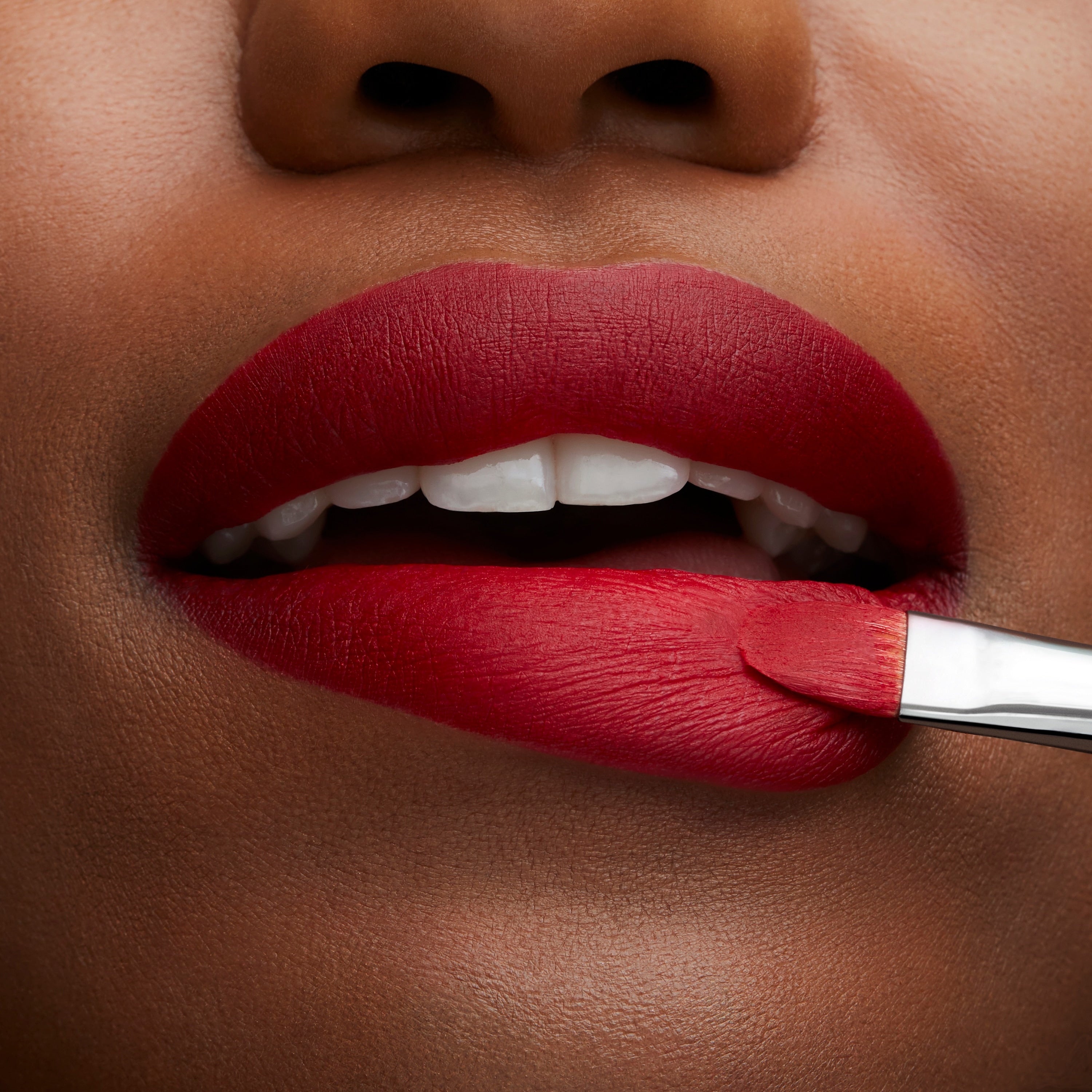 Retro Matte Lipstick for Everyday Wear and rich wearable color