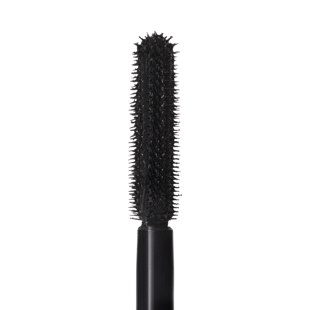 In Extreme Dimension 3D Black Lash Mascara for Everyday Wear and defined looking lashes