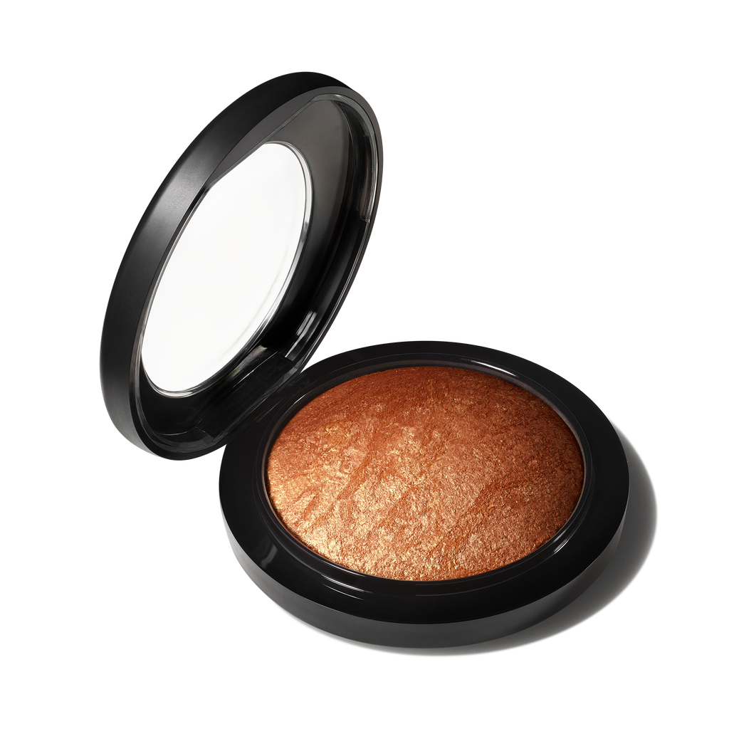 Mineralize Skinfinish for Everyday Wear and a soft refined finish
