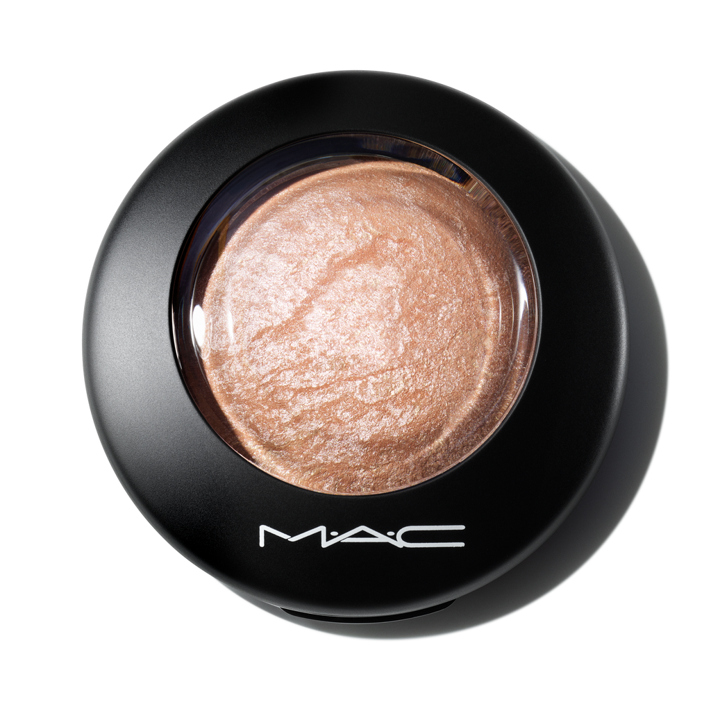 Mineralize Skinfinish for Everyday Wear and a soft refined finish