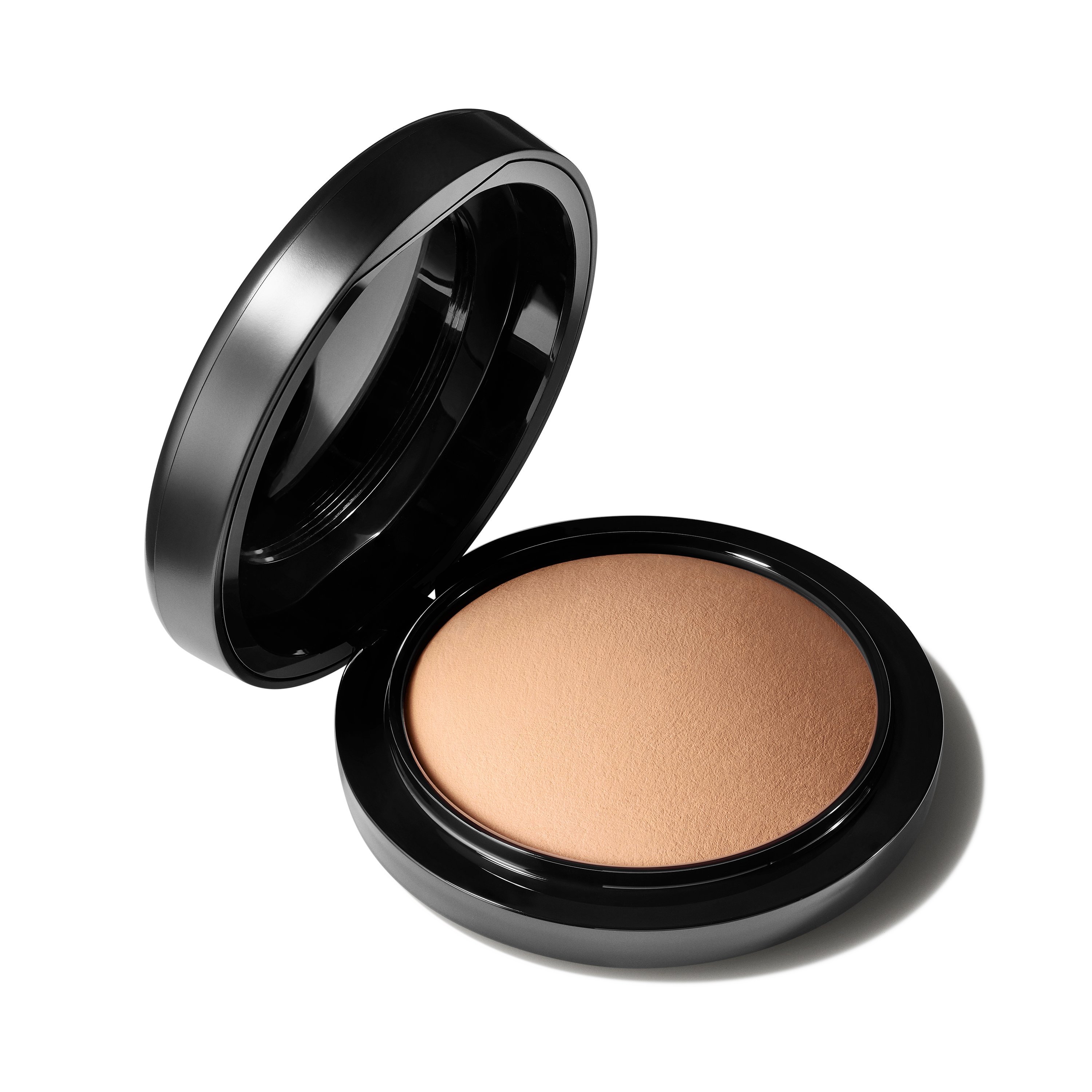 Mineralize Skinfinish Natural Face Powder for Everyday Wear and a soft refined finish