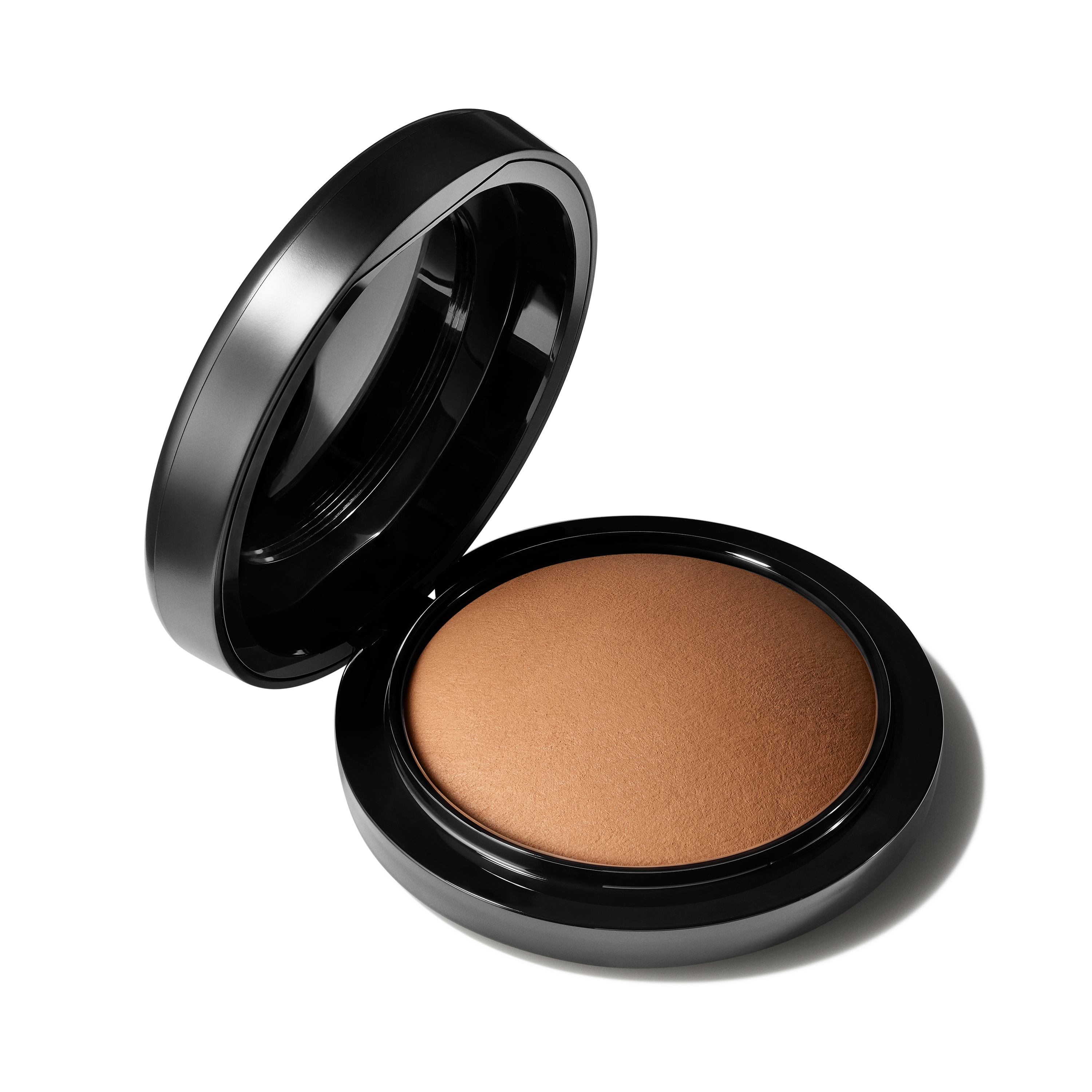 Mineralize Skinfinish Natural Face Powder for Everyday Wear and a soft refined finish