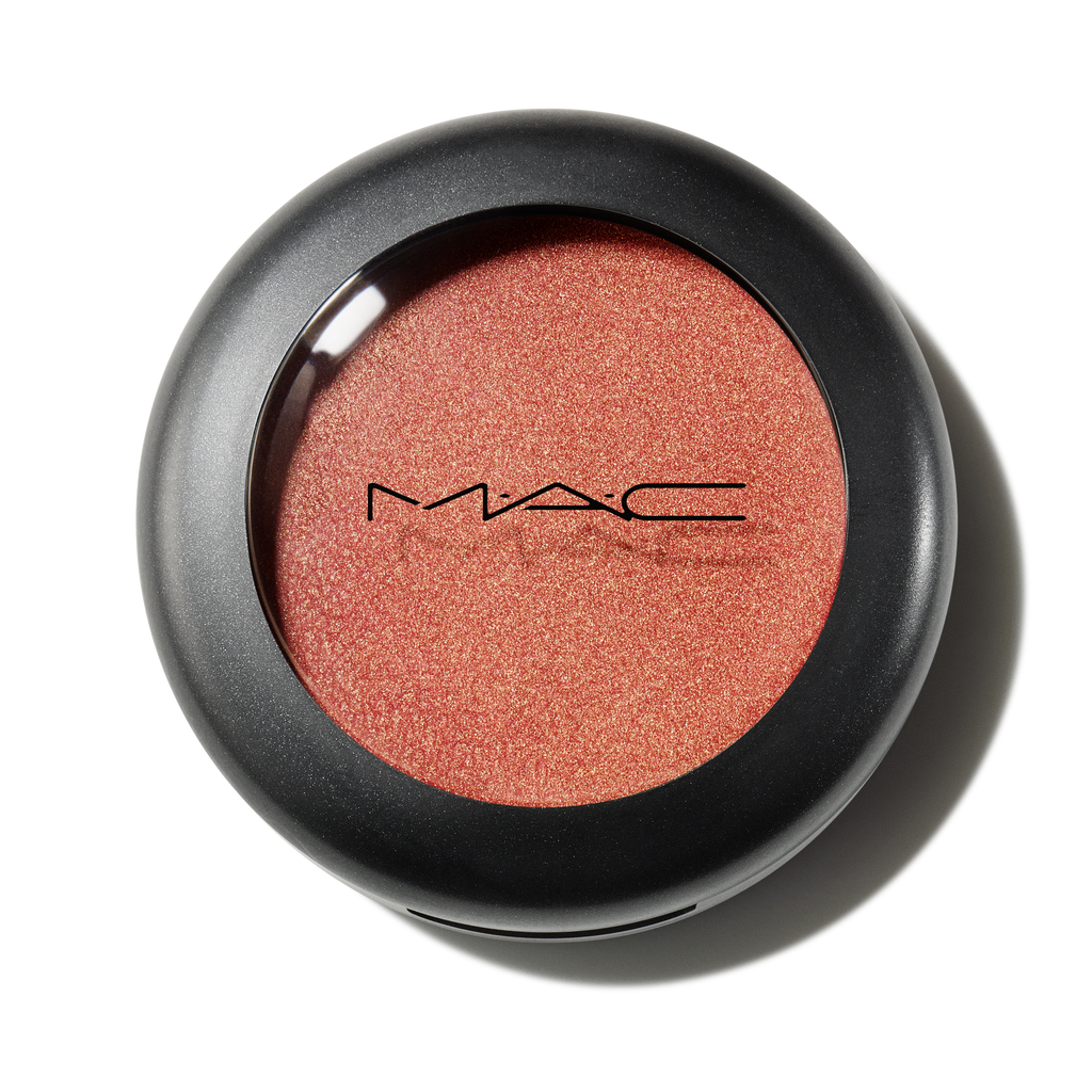 Cream Colour Base Highlighter for Everyday Wear and a luminous looking finish