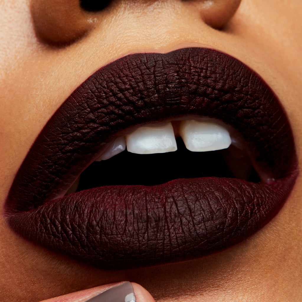 Retro Matte Liquid Lipcolour for Everyday Wear and smooth lasting color