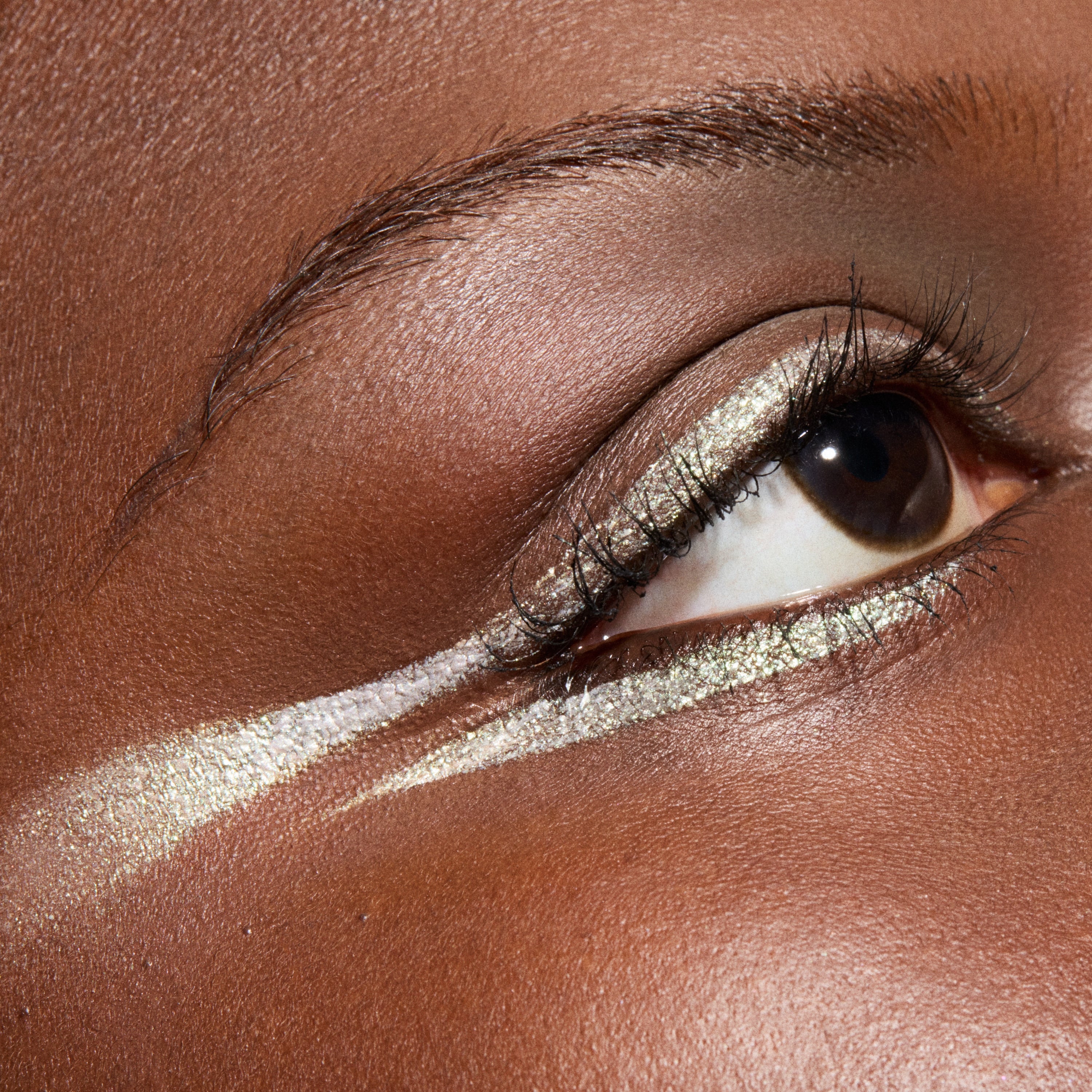 Prismatica Liquid Eye Liner for Everyday Wear and precise eye definition