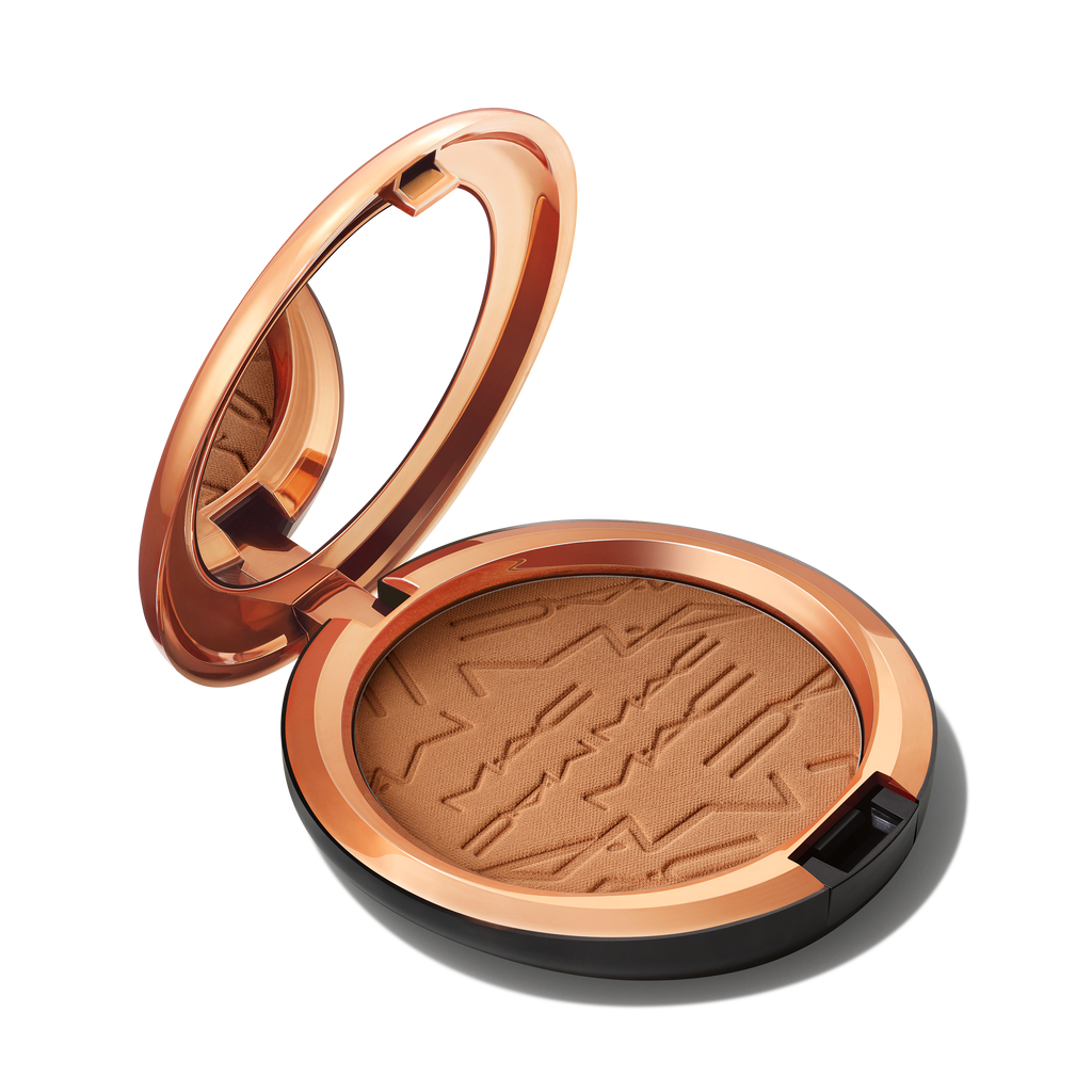 Skinfinish Sunstruck Bronzer for Everyday Wear and warm looking definition