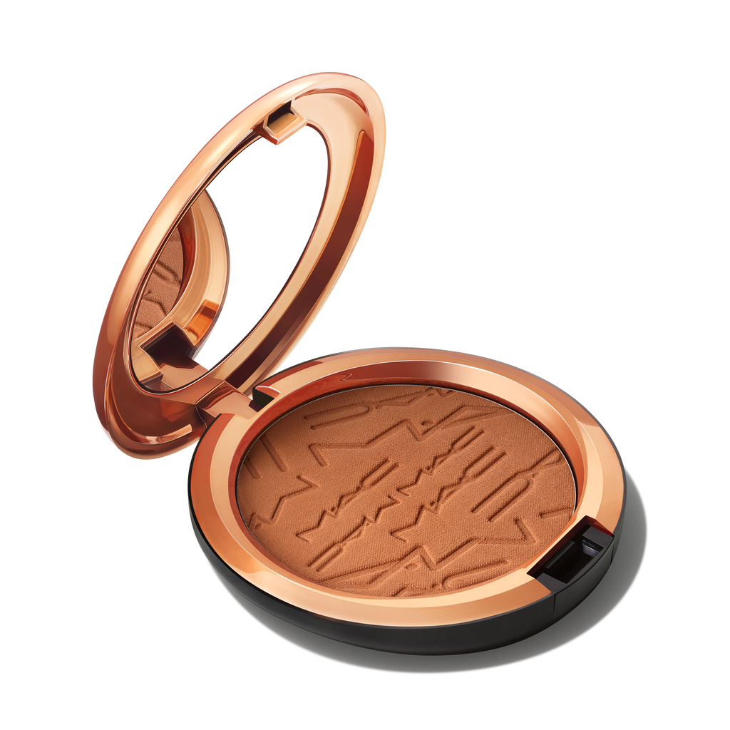 Skinfinish Sunstruck Bronzer for Everyday Wear and warm looking definition
