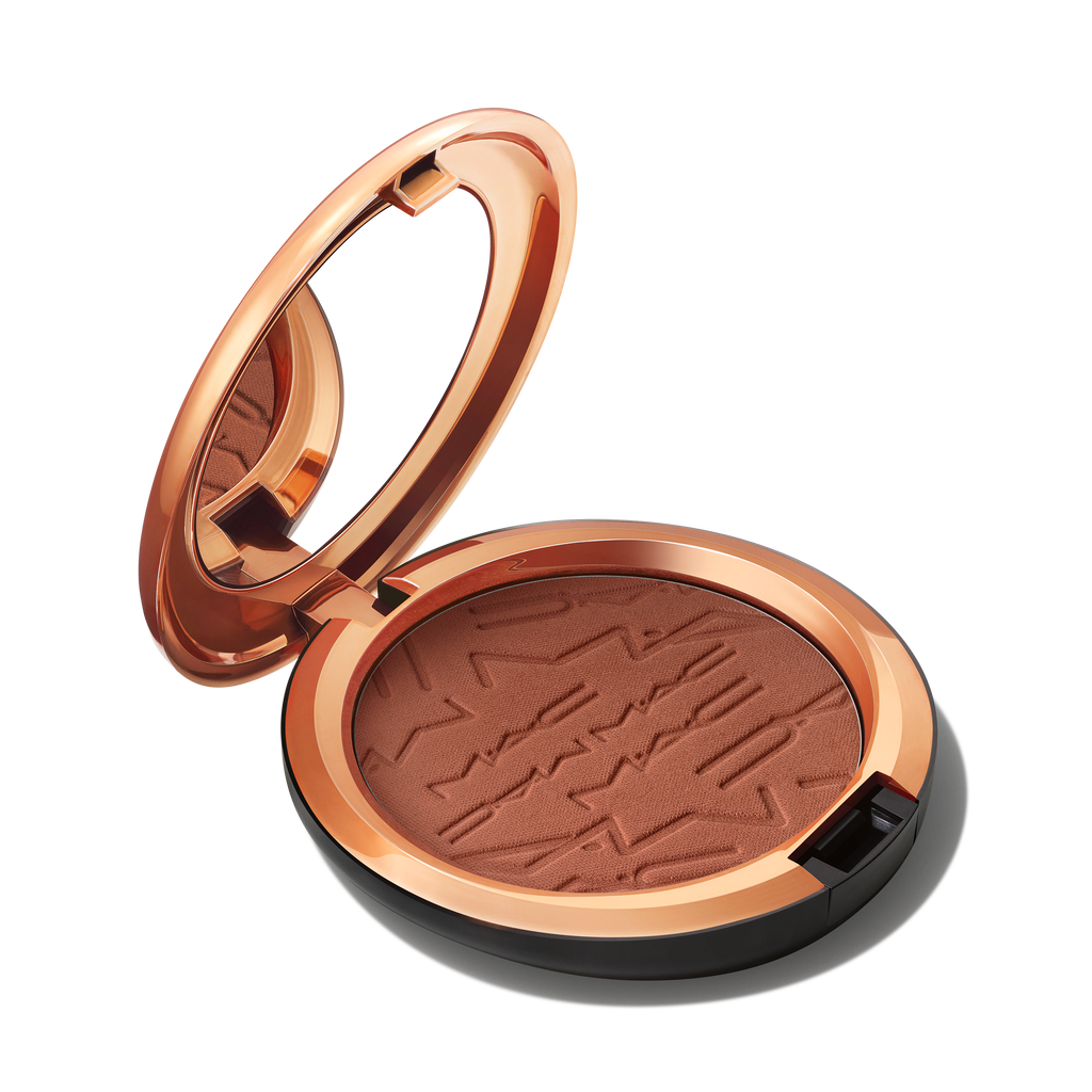 Skinfinish Sunstruck Bronzer for Everyday Wear and warm looking definition