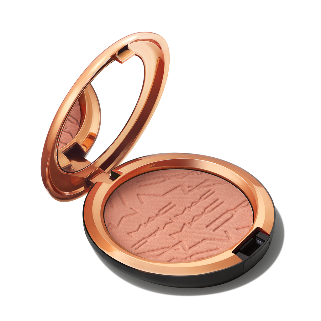 Skinfinish Sunstruck Bronzer for Everyday Wear and warm looking definition