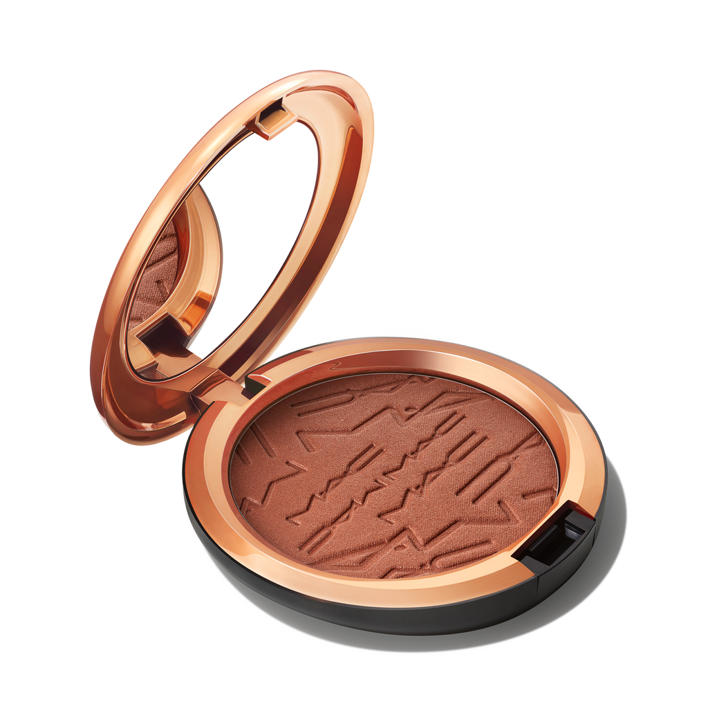 Skinfinish Sunstruck Bronzer for Everyday Wear and warm looking definition