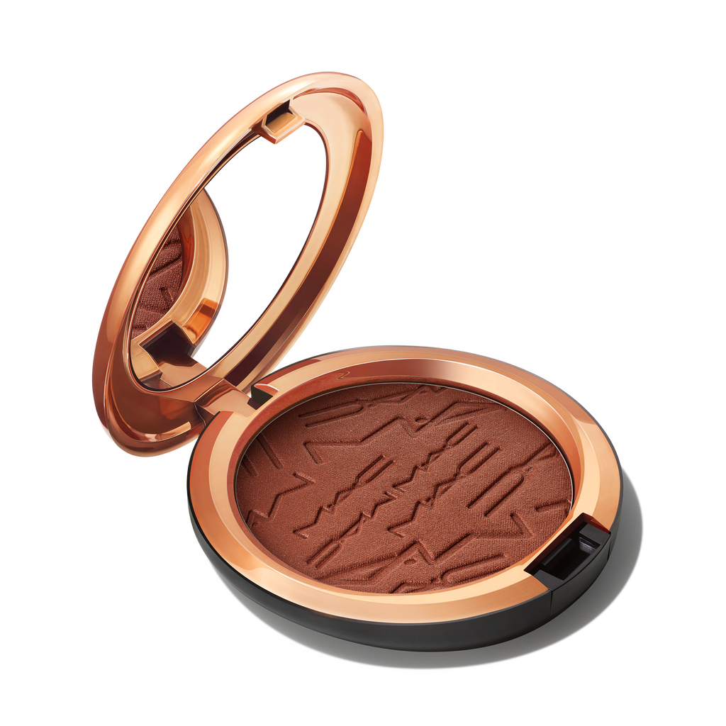 Skinfinish Sunstruck Bronzer for Everyday Wear and warm looking definition