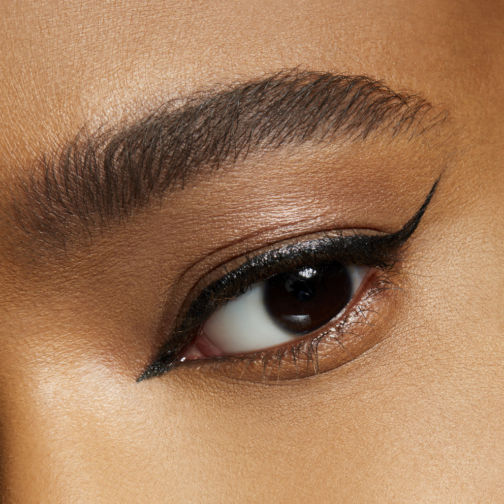 Brushstroke 24 Hour Liner for Everyday Wear and precise eye definition