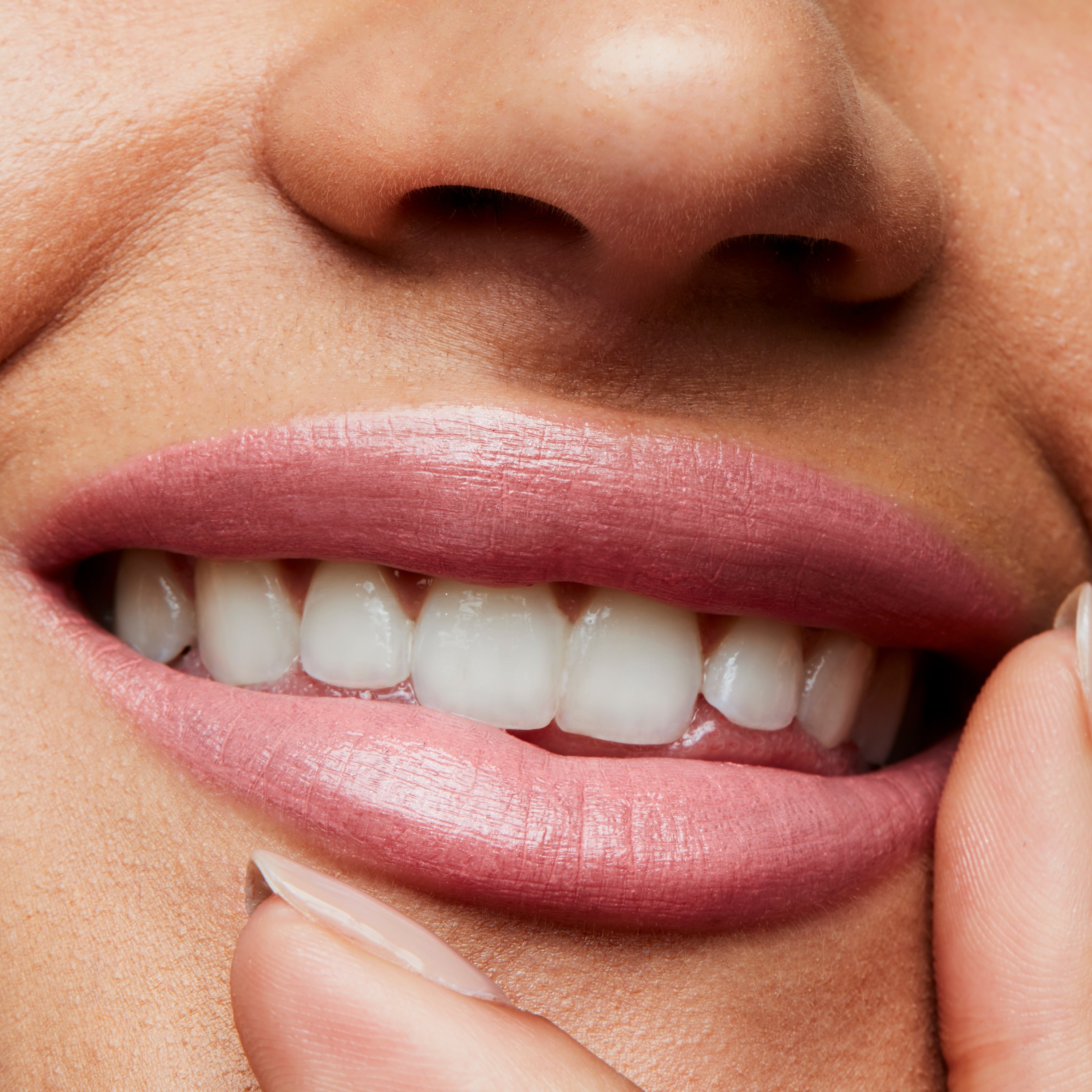 Frost Lipstick for Everyday Wear and rich wearable color