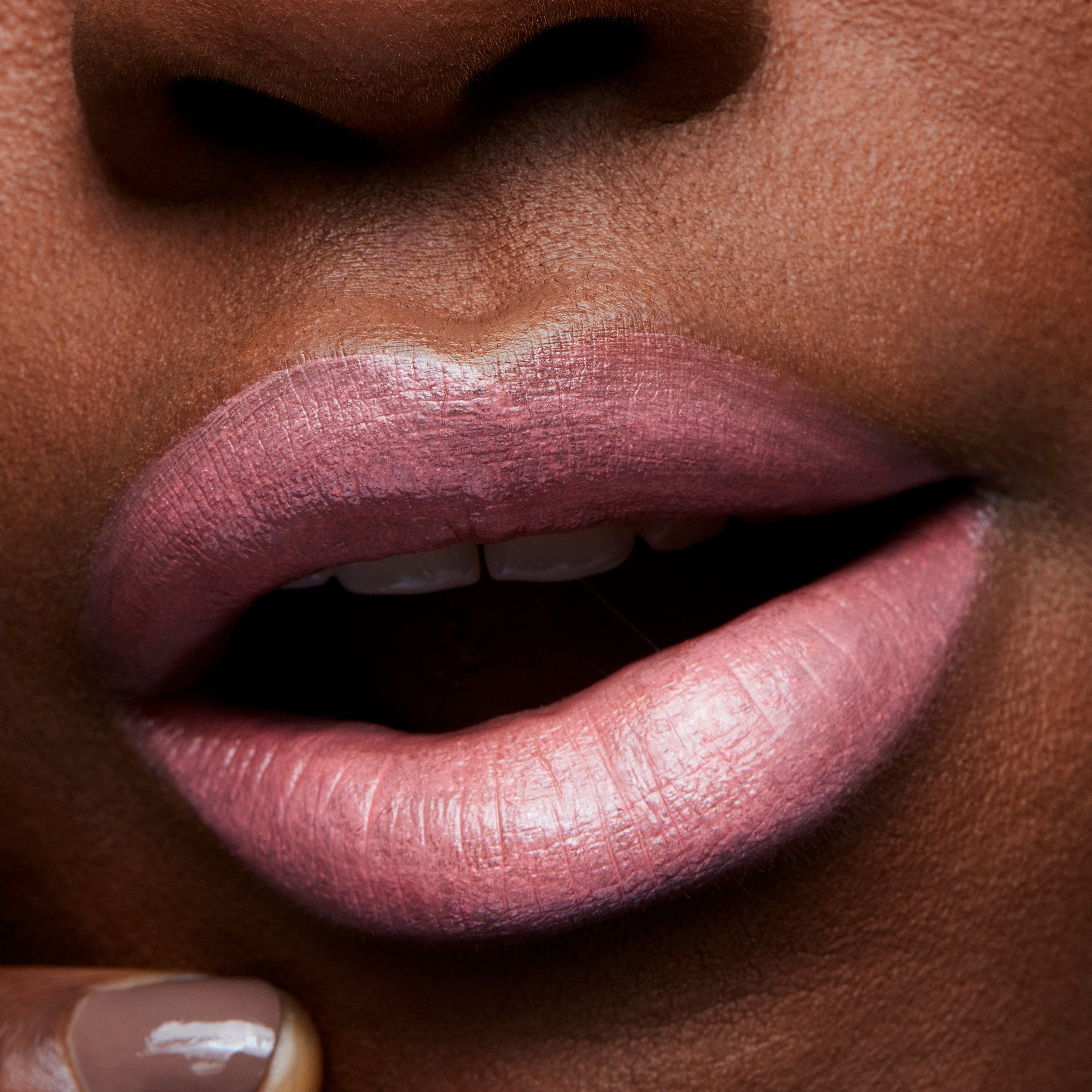 Frost Lipstick for Everyday Wear and rich wearable color