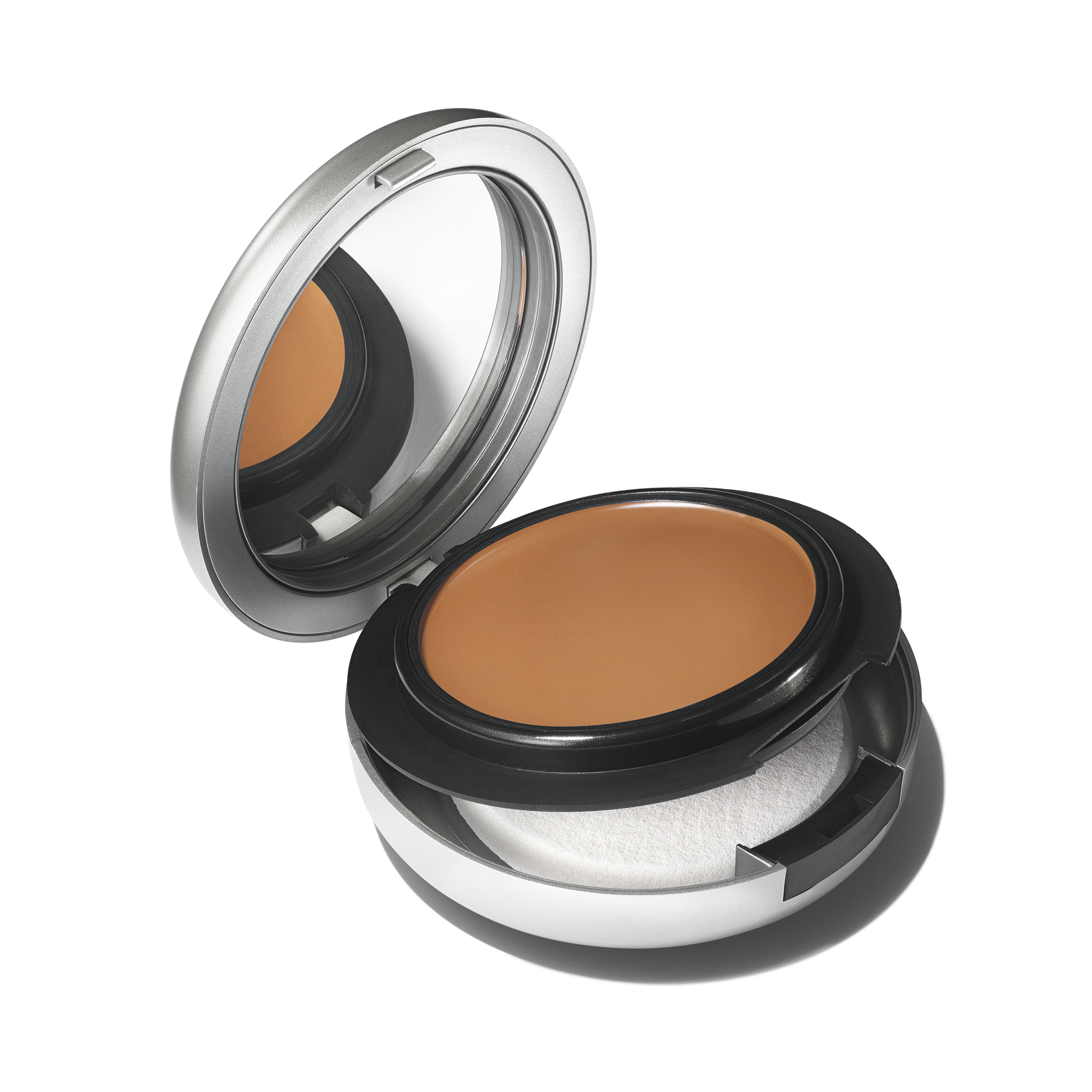 Studio Fix Tech Cream To Powder Foundation for Everyday Wear and even looking coverage