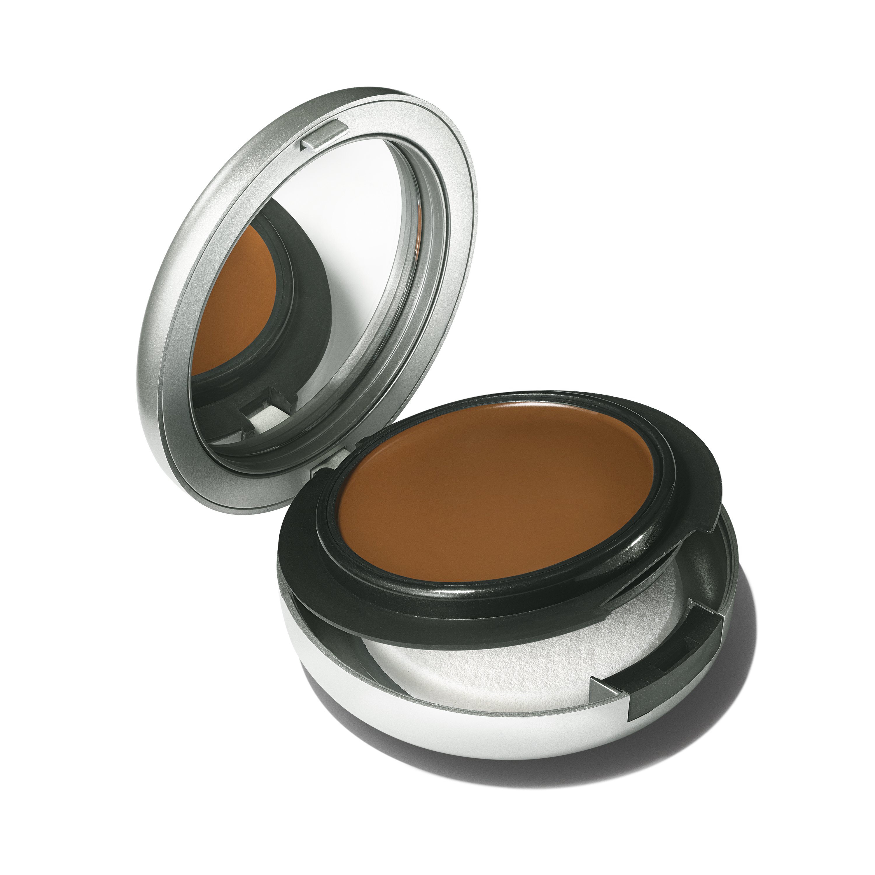 Studio Fix Tech Cream To Powder Foundation for Everyday Wear and even looking coverage