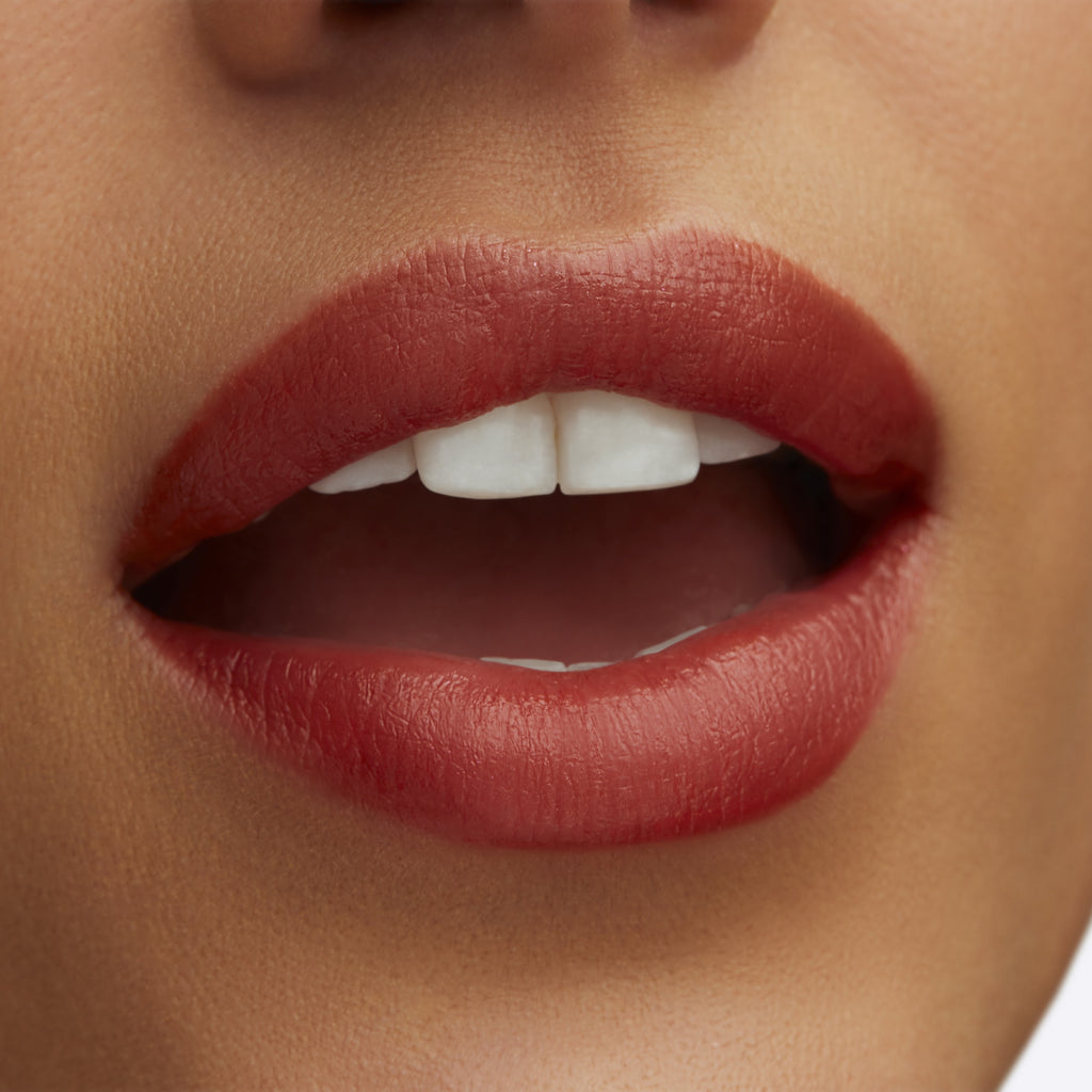 Lustreglass Sheer Shine Lipstick for Everyday Wear and rich wearable color