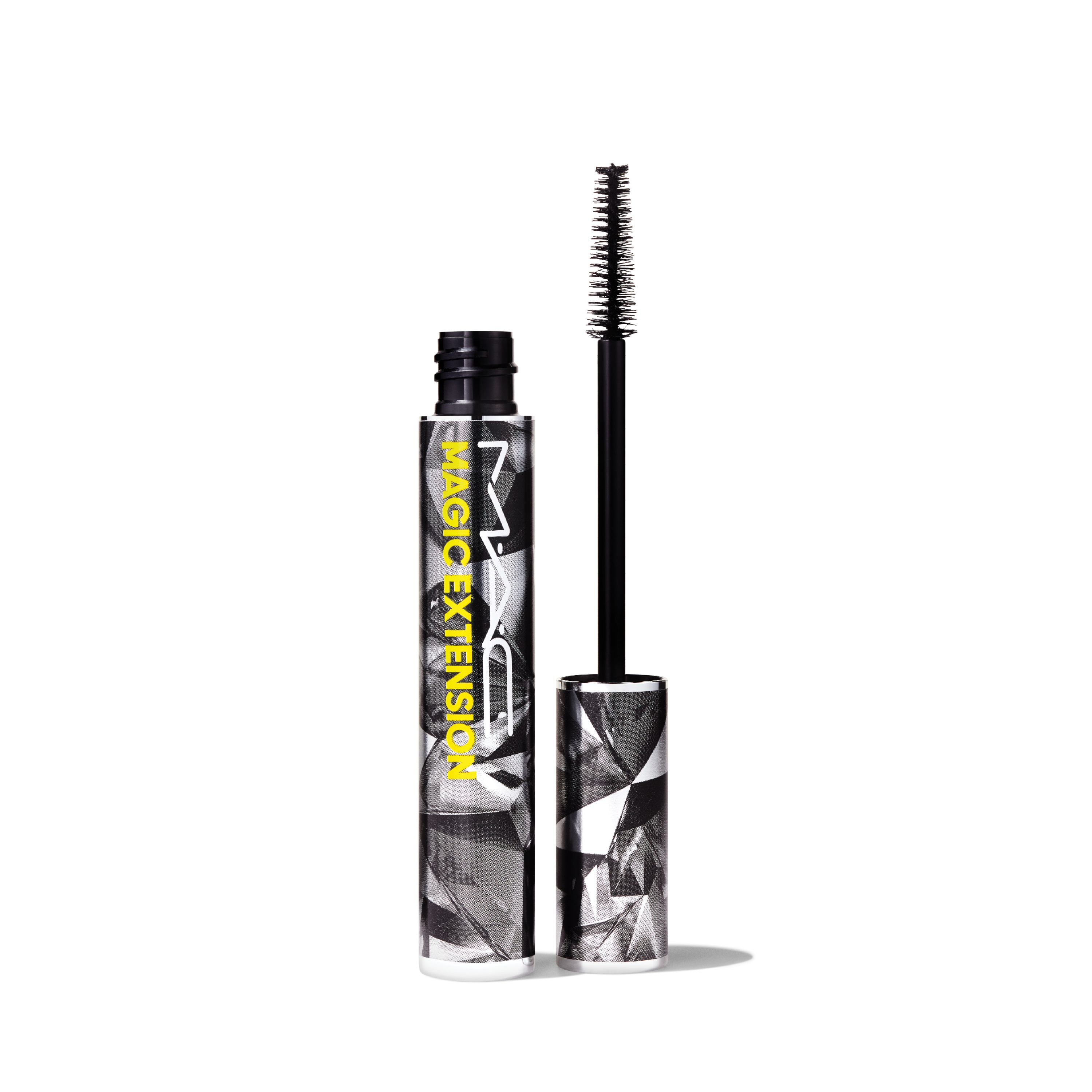 Magic Extension 5mm Fibre Mascara for Everyday Wear and defined looking lashes